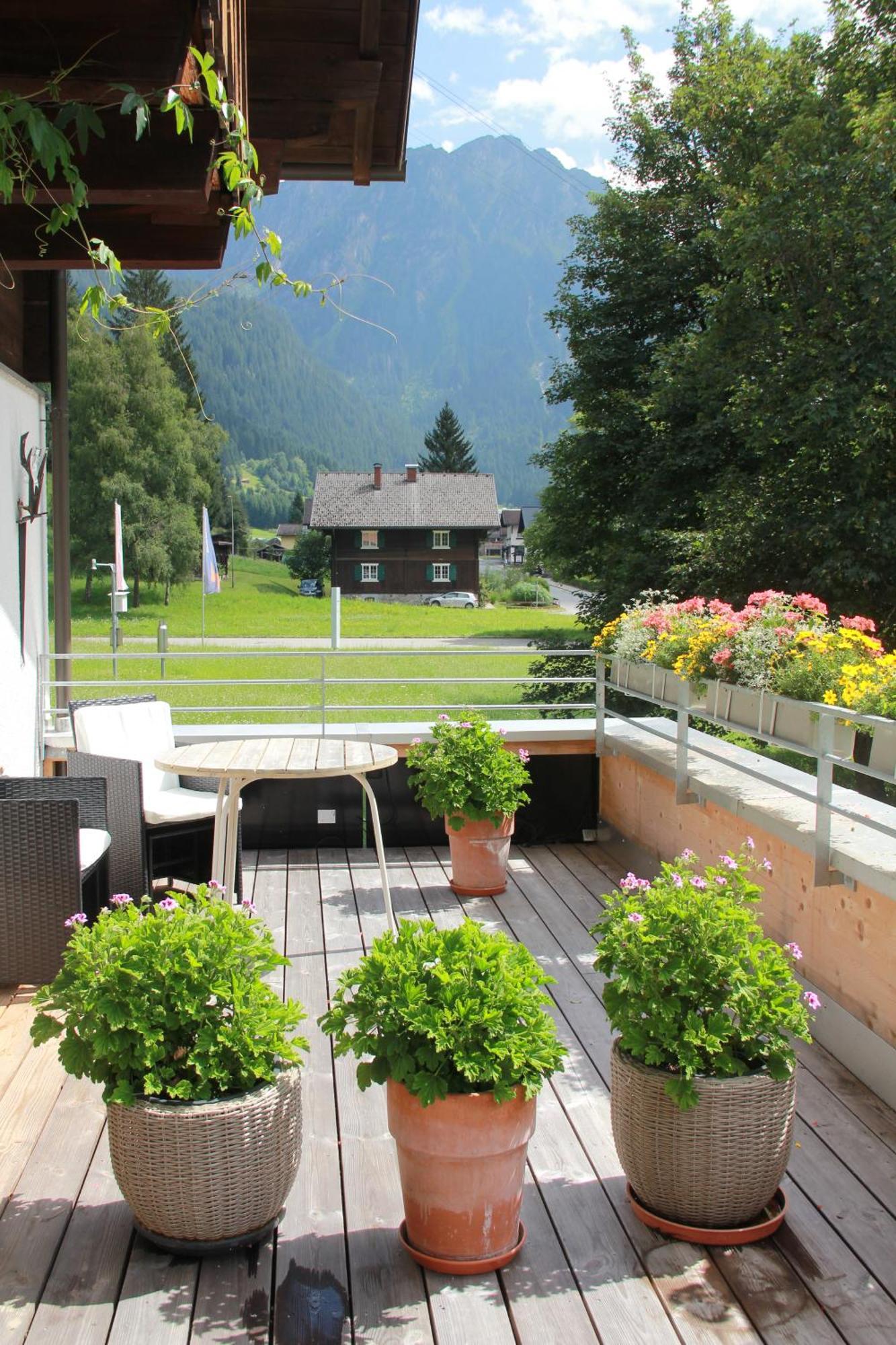 Haus Am Rain Bed and Breakfast Partenen Exteriör bild