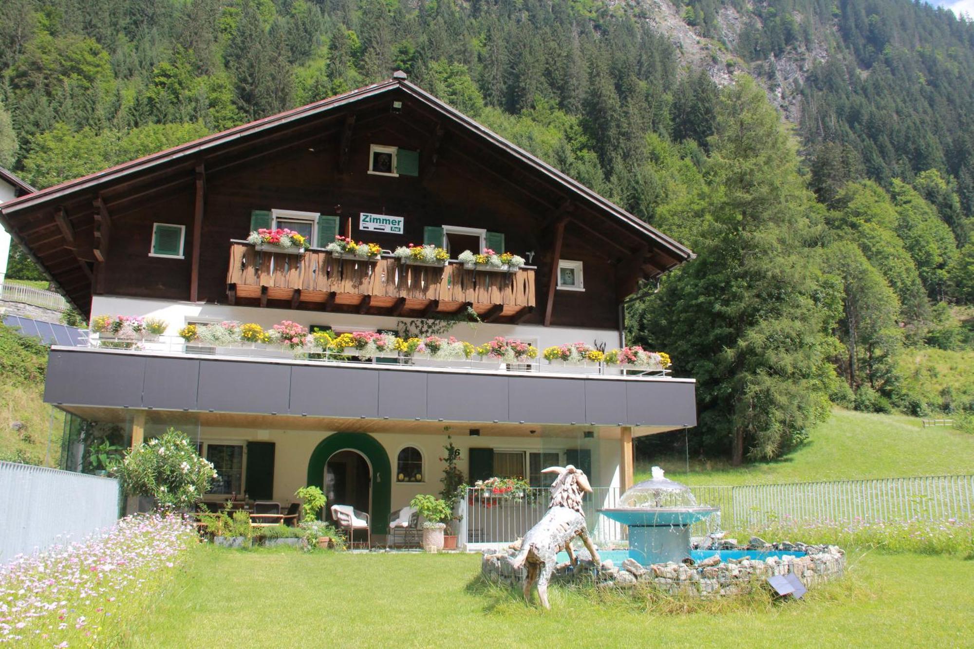 Haus Am Rain Bed and Breakfast Partenen Exteriör bild